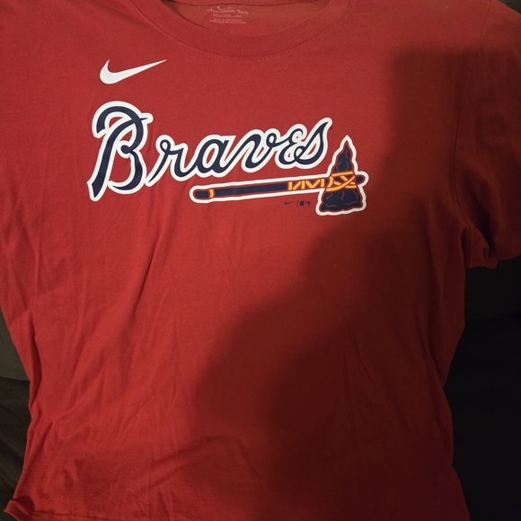 Nike Red Braves T-Shirt - Picture 1 of 3